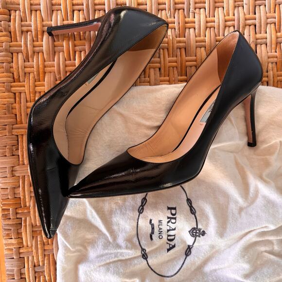 Prada Black Patent Saffiano Leather Pointed To Pumps Size 37.5/7.5 - Picture 1 of 10